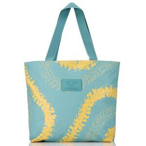 ALOHA Collection—Puakenikeni Day Tripper Tote Bag—Lucky 11 Limited Edition *NWT*